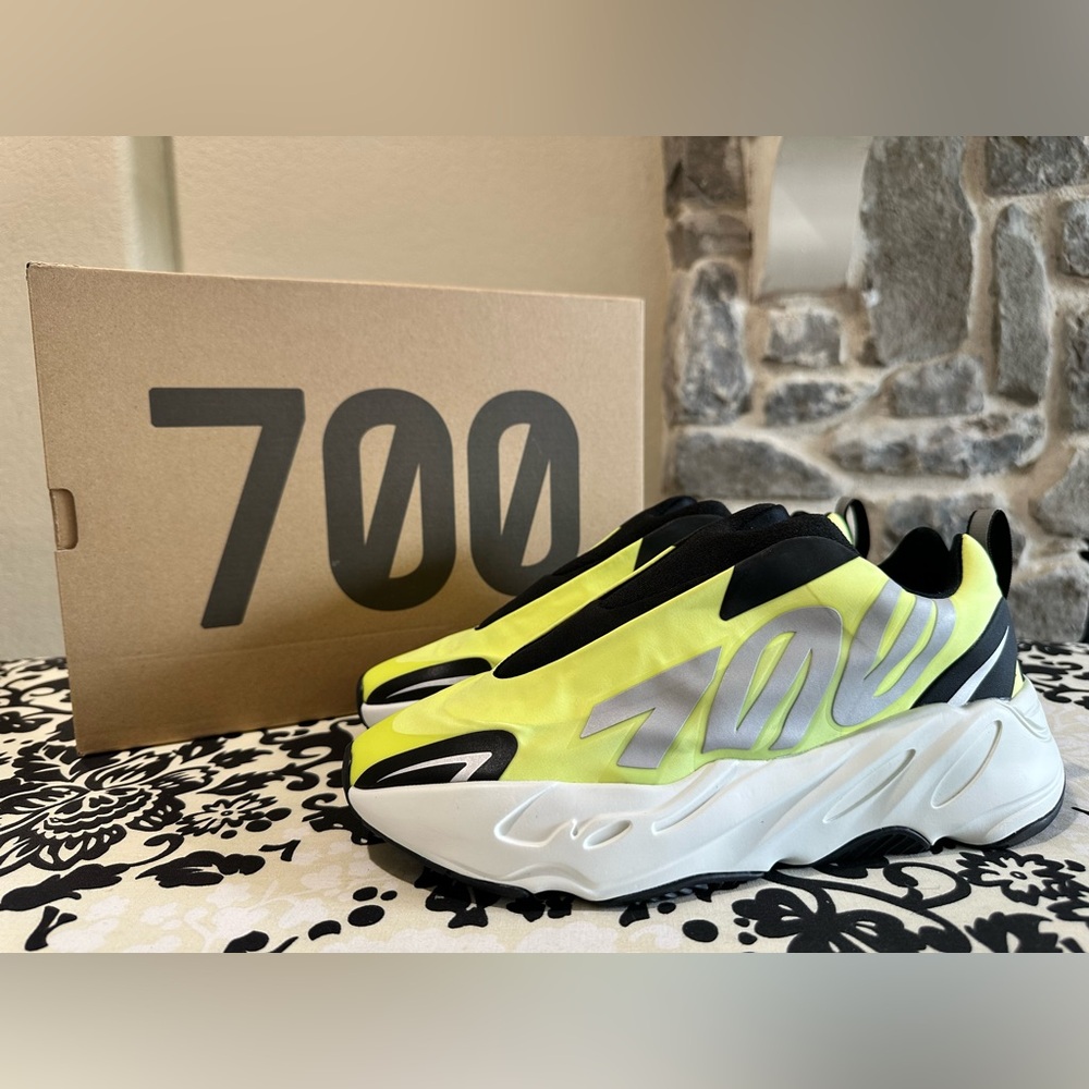 Adidas Yeezy 700 MNVN Laceless Phsophor Sneakers
